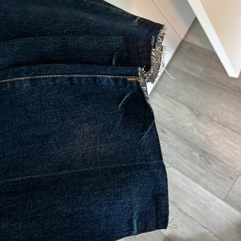 Old Navy Curvy High-Waisted Button-Fly OG Straight Cut-Off Ankle Jeans - Picture 9 of 16